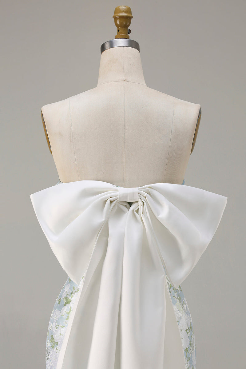 Laden Sie das Bild in den Galerie-Viewer, Blaue Weiße Blume Trägerloses Satin Langes Brautjungfernkleid mit Rückenschleife