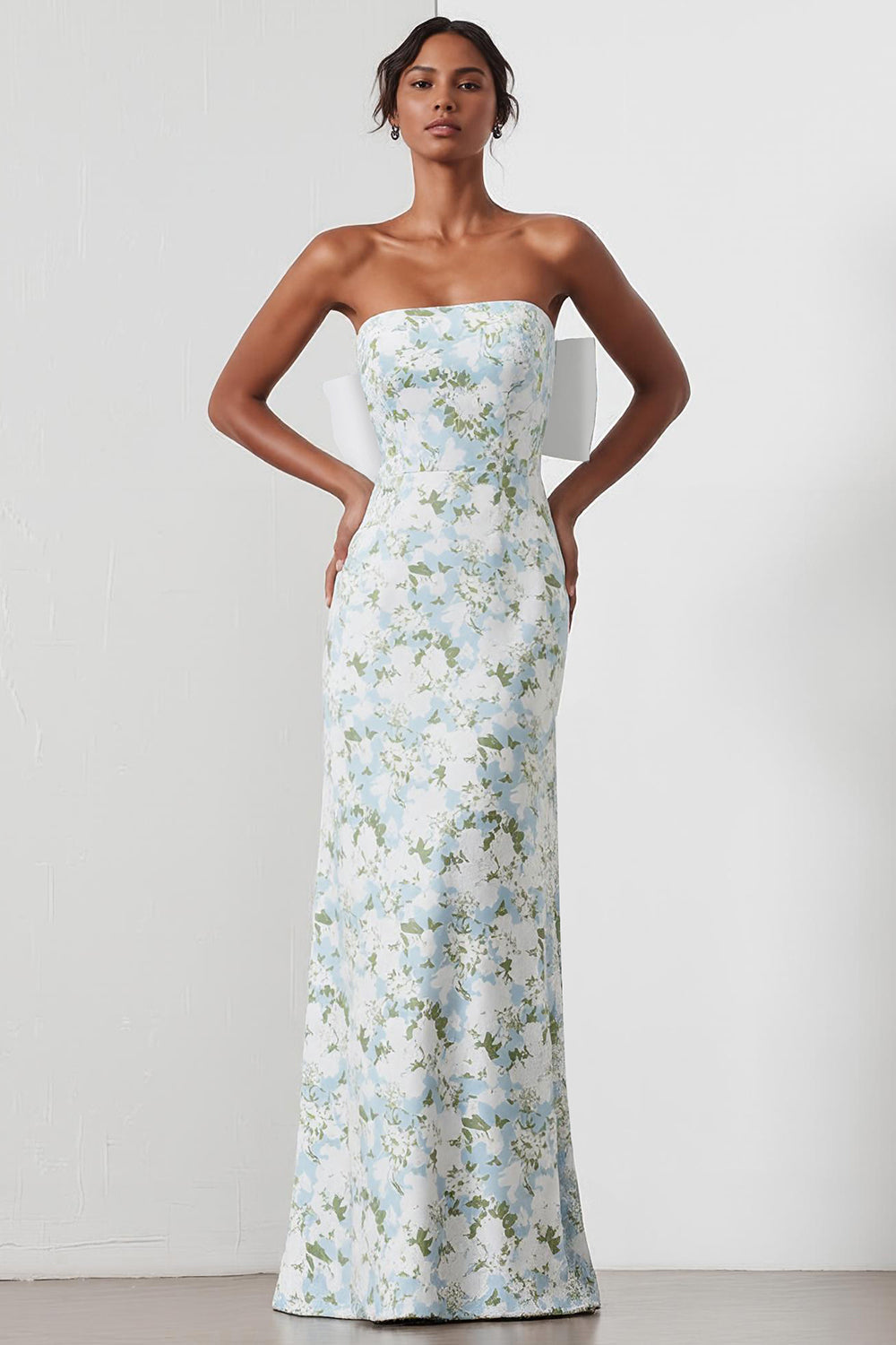 Trägerloses Blau-Weiß-Blumen Satin Langes Brautjungfernkleid mit Rückenschleife