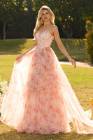 Laden Sie das Bild in den Galerie-Viewer, Rosa Perlenbesetztes Trägerloses Korsett Blumenmuster Langes Abschlussballkleid mit Rüschen