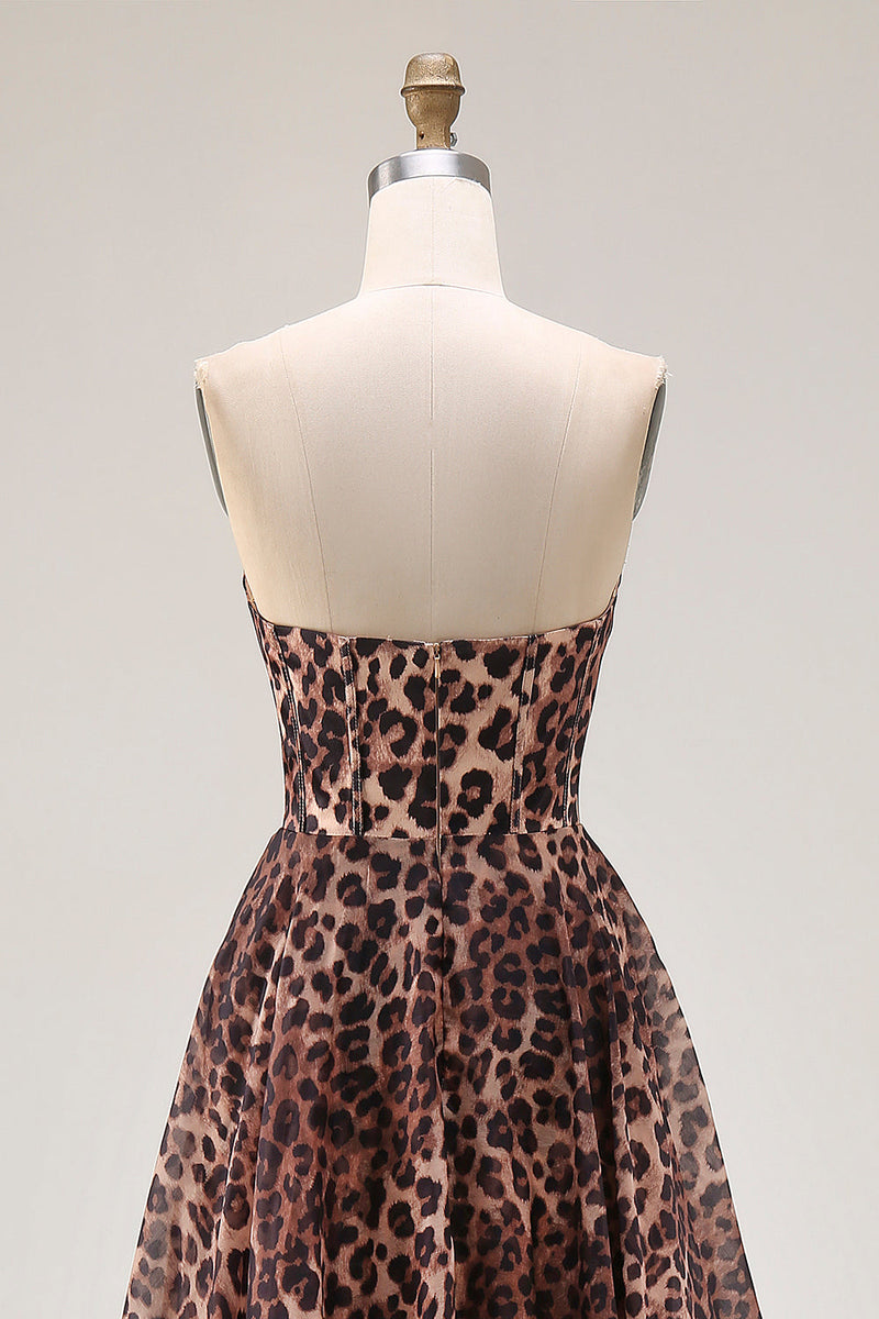 Laden Sie das Bild in den Galerie-Viewer, Trägerloses Braunes Leopard Korsett A-Linie Korsett Langes Ballkleid mit Schlitz