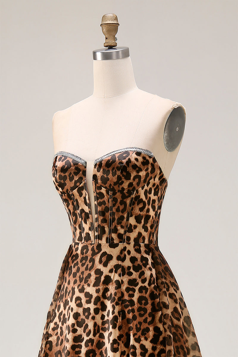 Laden Sie das Bild in den Galerie-Viewer, Trägerloses Braunes Leopard Korsett A-Linie Korsett Langes Ballkleid mit Schlitz
