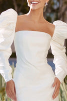 Laden Sie das Bild in den Galerie-Viewer, Weißes Figurbetontes Kkurzes Standesamtkleid aus Satin