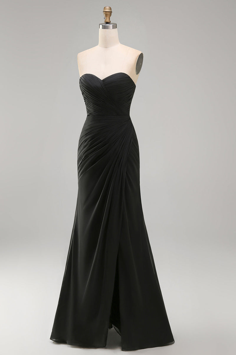 Laden Sie das Bild in den Galerie-Viewer, Schwarzes Chiffon, gerafftes trägerloses Sheath – langes festliches Kleid mit Schlitz