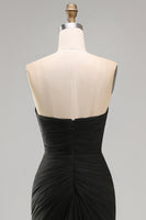 Laden Sie das Bild in den Galerie-Viewer, Schwarzes Chiffon, gerafftes trägerloses Sheath – langes festliches Kleid mit Schlitz