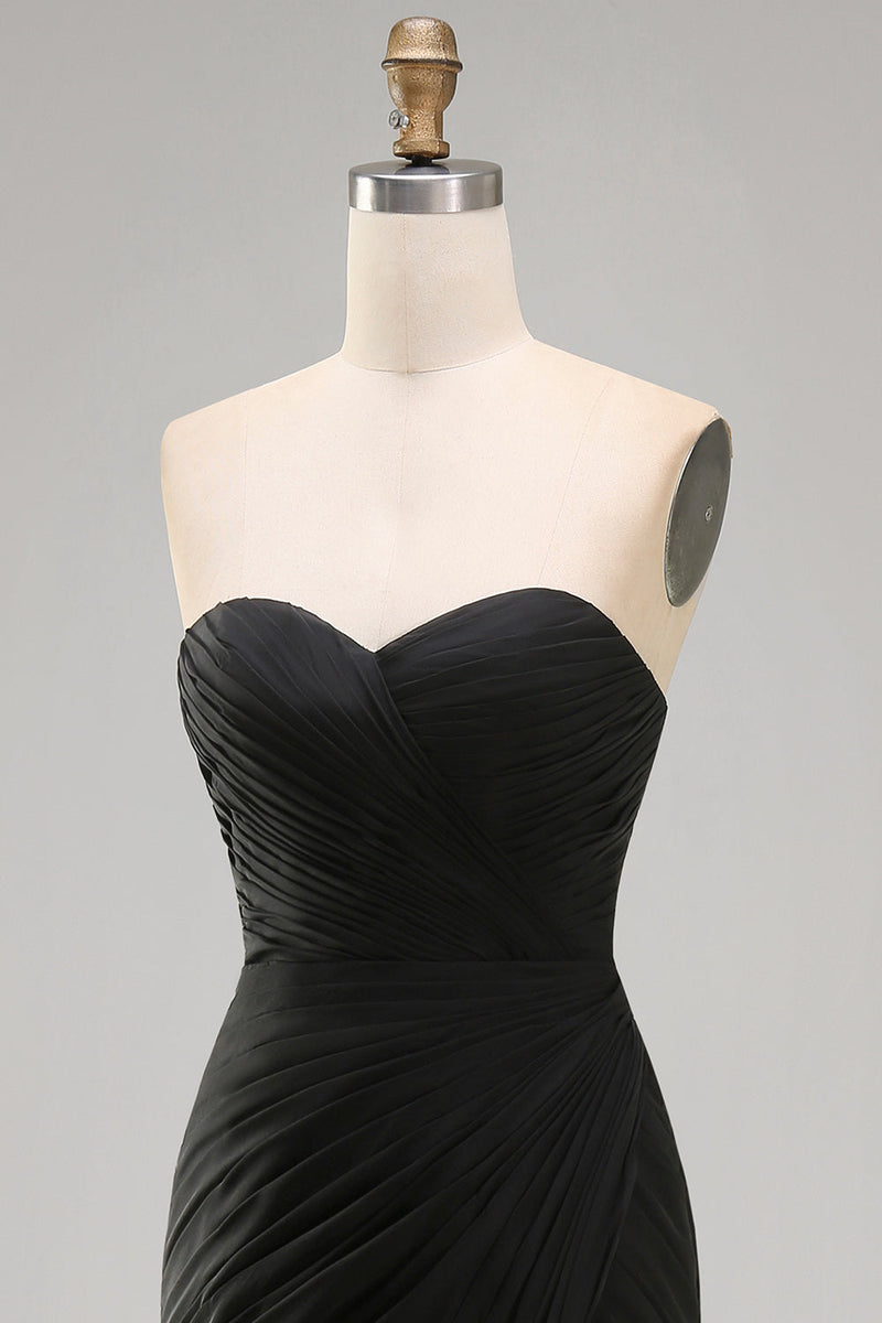 Laden Sie das Bild in den Galerie-Viewer, Schwarzes Chiffon, gerafftes trägerloses Sheath – langes festliches Kleid mit Schlitz