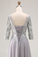 Laden Sie das Bild in den Galerie-Viewer, Silbernes A-Linie Kleid für die Mutter der Braut mit V-Ausschnitt und 3/4 Ärmeln