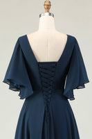 Laden Sie das Bild in den Galerie-Viewer, Marineblaues A-Linie V-Ausschnitt Langes Chorkleid mit Stickerei