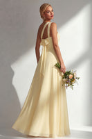Laden Sie das Bild in den Galerie-Viewer, Zitronensorbet A-Linie Chiffon Wandelbares Langes Brautjungfernkleid mit Schlitz