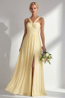 Laden Sie das Bild in den Galerie-Viewer, Zitronensorbet A-Linie Chiffon Wandelbares Langes Brautjungfernkleid mit Schlitz