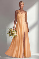 Laden Sie das Bild in den Galerie-Viewer, Zitronensorbet A-Linie Chiffon Wandelbares Langes Brautjungfernkleid mit Schlitz