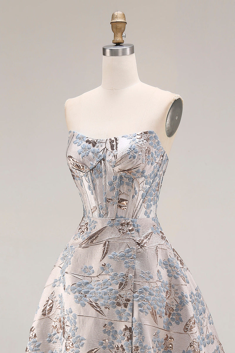 Laden Sie das Bild in den Galerie-Viewer, Silbernes Jacquard Trägerloses A-Linie Korsett Langes Abschlussballkleid mit Schlitz