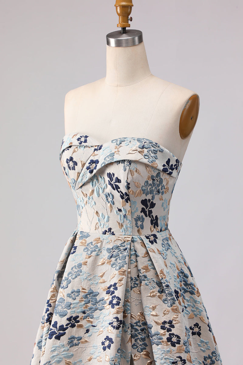 Laden Sie das Bild in den Galerie-Viewer, Blaues Blumen Trägerloses Langes Ballkleid mit Druck und Schlitz