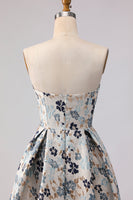 Laden Sie das Bild in den Galerie-Viewer, Blaues Blumen Trägerloses Langes Ballkleid mit Druck und Schlitz