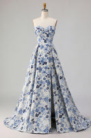 Laden Sie das Bild in den Galerie-Viewer, Blaues Blumen Trägerloses Langes Ballkleid mit Druck und Schlitz