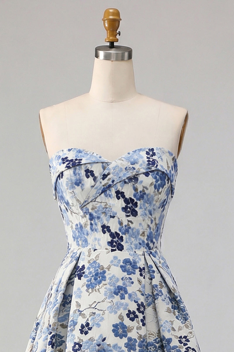 Laden Sie das Bild in den Galerie-Viewer, Blaues Blumen Trägerloses Langes Ballkleid mit Druck und Schlitz