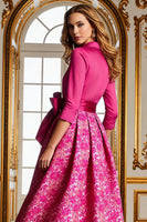 Laden Sie das Bild in den Galerie-Viewer, Fuchsia Satin Brautmutterkleid mit Blumenmuster und Ärmeln