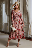 Laden Sie das Bild in den Galerie-Viewer, Staubrosa Geblümtes Midikleid für die Brautmutter mit V-Ausschnitt und langen Ärmeln