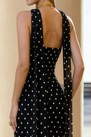 Laden Sie das Bild in den Galerie-Viewer, Trägerloses Schwarzes Weiße Punkte Chiffon Langes Hochzeitsgastkleid mit Girlande