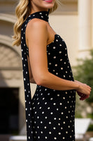 Laden Sie das Bild in den Galerie-Viewer, Salbei Etui Trägerloses Langes konvertierbares Blumen Hochzeitsgastkleid mit Girlande