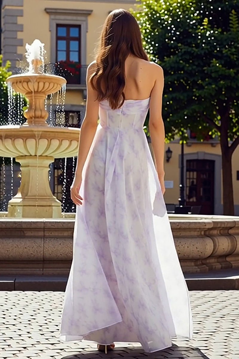 Laden Sie das Bild in den Galerie-Viewer, Lila A Linie Trägerloses Langes Geblümtes Chiffon Hochzeitsgastkleid