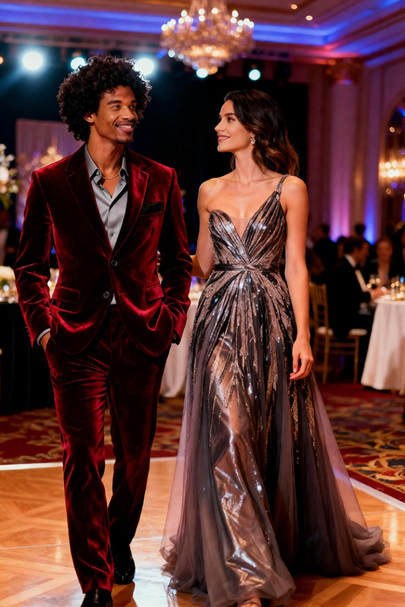 Laden Sie das Bild in den Galerie-Viewer, Burgundergrüne Samt Zweiteilige Revers Herrenballanzüge mit Revers