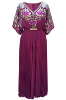 Laden Sie das Bild in den Galerie-Viewer, Schwarze Pailletten Plissiertes V-Ausschnitt Kleid aus den 1920er Jahren mit Gürtel