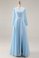 Laden Sie das Bild in den Galerie-Viewer, Himmelblaues Chiffon A-Linie V-Ausschnitt Langes Hochzeitsgastkleid mit Schlitz