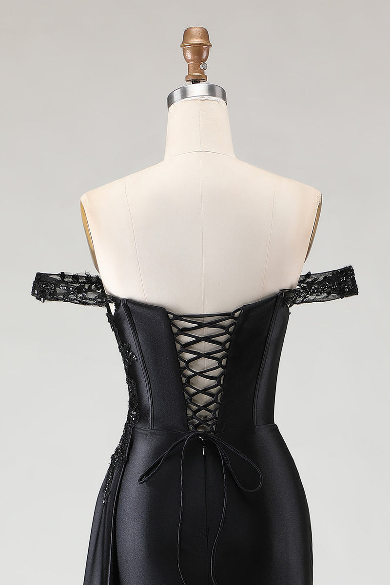 Laden Sie das Bild in den Galerie-Viewer, Schulterfreies Schwarzes Pailletten Langes Ballkleid mit Schlitz