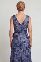 Laden Sie das Bild in den Galerie-Viewer, Dunkelblaues Blüten V-Ausschnitt A-Linie Langes Mutter der Braut Kleid mit Bowknoten