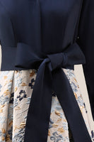 Laden Sie das Bild in den Galerie-Viewer, Marineblaues Jacquard 3/4 Ärmel A-Linie Langes Mutter der Braut Kleid mit Bowknoten