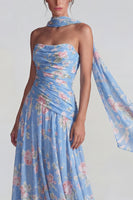 Laden Sie das Bild in den Galerie-Viewer, Blaues Chiffon Blumen Trägerlos Gerafftes A-Linie Langes Festkleid mit Bändern