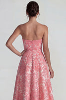 Laden Sie das Bild in den Galerie-Viewer, Blush Jacquard Trägerloses Gerafftes A-Linie Langes Festkleid mit Schlitz