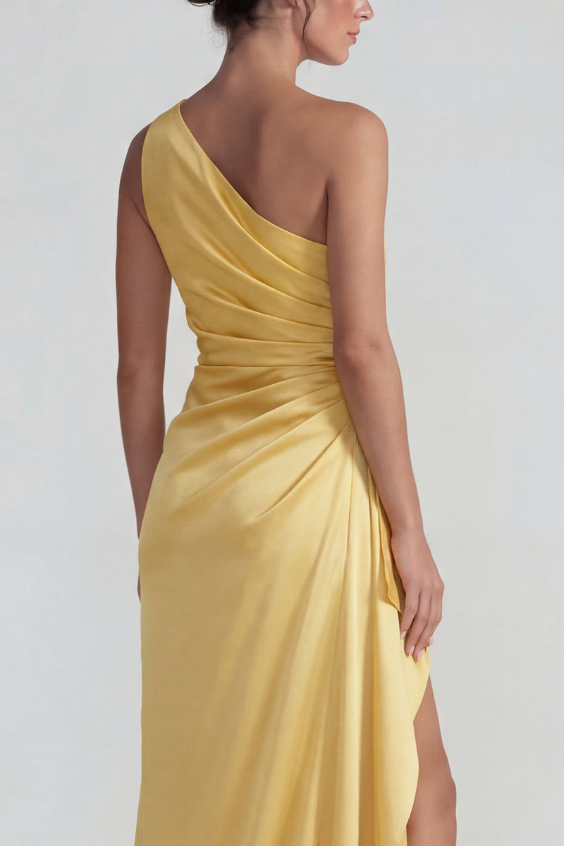 Laden Sie das Bild in den Galerie-Viewer, Gelbes Einschulterig Gerafftes Satin Scheiden Langes Festkleid mit Schlitz