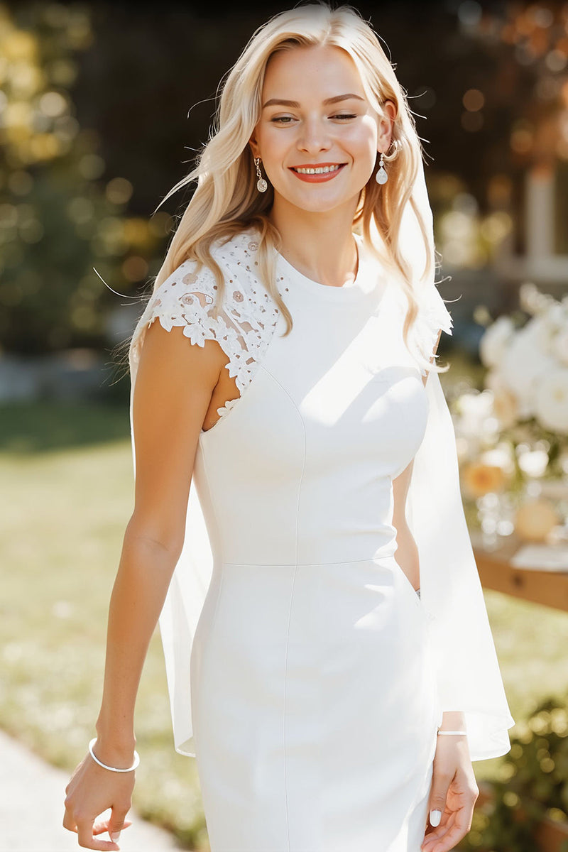 Laden Sie das Bild in den Galerie-Viewer, Weißes Sheath Spitze Cap Ärmel Langes Hochzeitskleid mit Schlitz