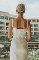 Laden Sie das Bild in den Galerie-Viewer, Weißes Satin Scheide Quadrathals Langes Standesamt Kleid