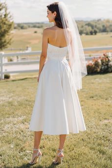 Trägerloses Spitze Weißes A-Linie Midi Standesamt Kleid