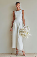 Laden Sie das Bild in den Galerie-Viewer, Weiße Bootsausschnitt Satin A-Linie Lange Hochzeitsanzüge