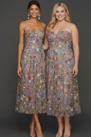 Laden Sie das Bild in den Galerie-Viewer, Mauve Blumen Herzausschnitt A-Linie Besticktes Abschlussballkleid