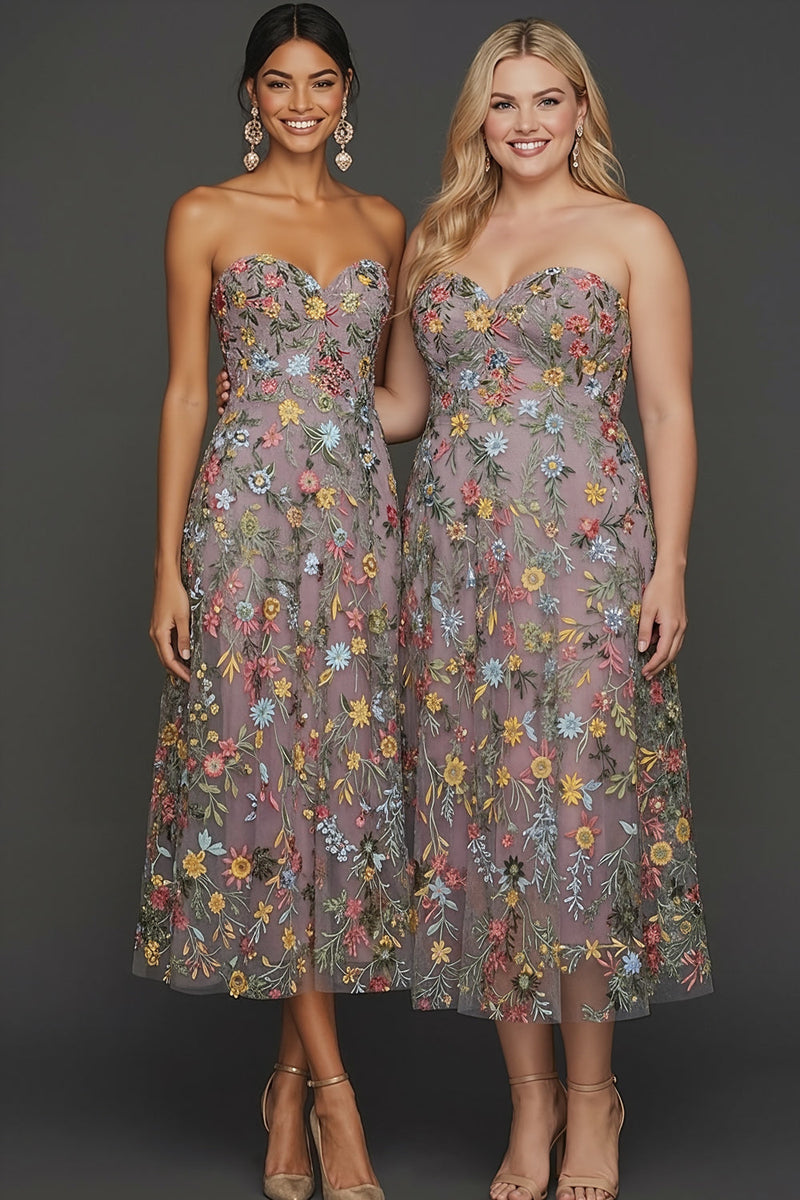 Laden Sie das Bild in den Galerie-Viewer, Mauve Blumen Herzausschnitt A-Linie Besticktes Abschlussballkleid