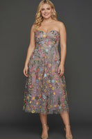 Laden Sie das Bild in den Galerie-Viewer, Mauve Blumen Herzausschnitt A-Linie Besticktes Abschlussballkleid