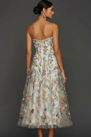 Laden Sie das Bild in den Galerie-Viewer, Mauve Blumen Herzausschnitt A-Linie Besticktes Abschlussballkleid