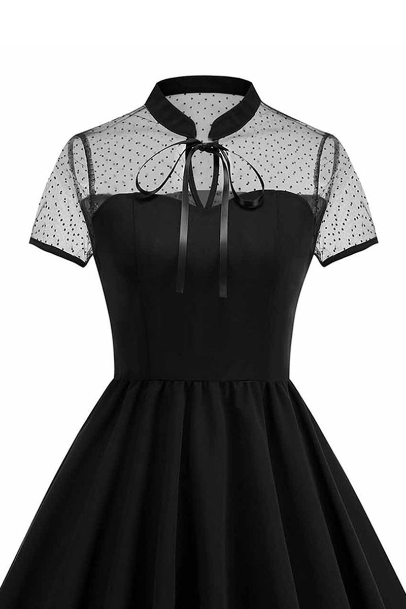 Laden Sie das Bild in den Galerie-Viewer, Schwarzes Halsausschnitt A-Linien Kleid der 1950er Jahre mit Punkten