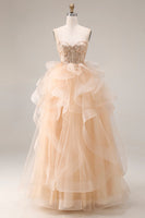 Laden Sie das Bild in den Galerie-Viewer, Champagner Trägerloses Organza A-Linie Langes Ballkleid mit Rüschen
