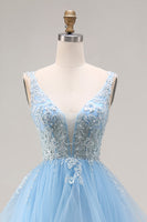 Laden Sie das Bild in den Galerie-Viewer, Himmelblaues Organza V-Ausschnitt Appliquiertes Langes Abschlussballkleid mit Rüschen