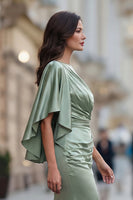 Laden Sie das Bild in den Galerie-Viewer, Salbeigrünes Satin Gerafftes Mutter der Braut Kleid mit halben Ärmeln