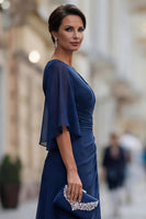 Laden Sie das Bild in den Galerie-Viewer, Chiffon Marineblaues Raffen A-Linie Mutter der Braut Kleid mit Halbärmeln