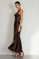 Laden Sie das Bild in den Galerie-Viewer, Schlichtes Kaffee Satin Sheath Maxi Ballkleid mit Schlitz