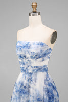 Laden Sie das Bild in den Galerie-Viewer, Weißblaues, blumiges trägerloses A-Linien-Runden-Midi-Kleid