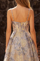 Laden Sie das Bild in den Galerie-Viewer, Staubiges Blau Spaghettiträger Jacquard Rüschen Korsett Langes Abschlussballkleid mit Schlitz