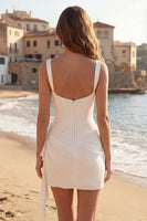 Laden Sie das Bild in den Galerie-Viewer, Tüll Elfenbein Korsett Quadratischer Ausschnitt Gerafftes Bodycon Mini Standesamt Kleid mit Rüschen